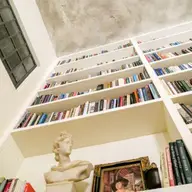 Ai nevoie de bani? Vezi cum te pot ajuta cărţile din bibliotecă!