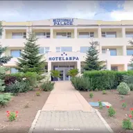 Palace Lake Hotel