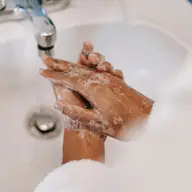 Cum alegi chiuveta potrivită pentru o baie mică?