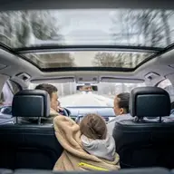 Cum să îți pregătești mașina pentru o călătorie cât mai relaxantă