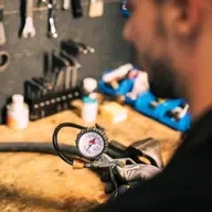 Compresoare mobile vs. staționare: ce variantă se potrivește în construcții?
