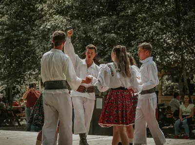 Călătorie în inima tradițiilor românești prin intermediul unor evenimente culturale inedite