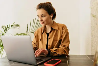 De ce tot mai mulți freelanceri își înființează PFA-ul direct cu SOLO