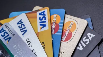 Cum alegi cel mai bun card de credit în România?