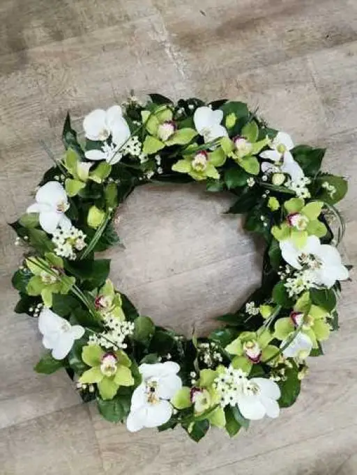 Florile si coroanele funerare - onoreaza memoria celor trecuti in nefiinta