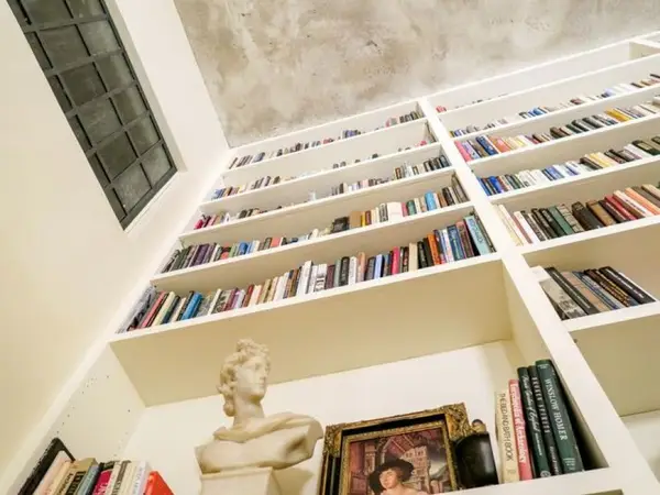 Ai nevoie de bani? Vezi cum te pot ajuta cărţile din bibliotecă!