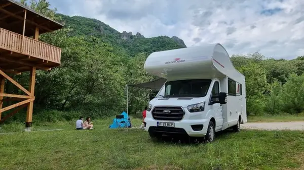 Locaţii unde poţi merge cu autorulota la munte în România