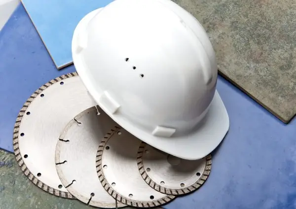 Compararea discurilor diamantate pentru beton: segmente turbo vs. segmente continue