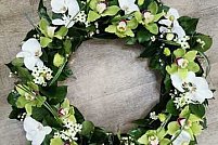 Florile si coroanele funerare - onoreaza memoria celor trecuti in nefiinta